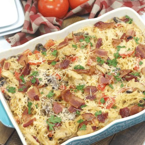 Salad Casserole, Caesar Recipe, Baked Chicken Casserole, Bacon Salad, Chicken Caesar, Chicken Caesar Salad, Summer Fresh, Yummy Chicken Recipes, Curry Chicken Recipes