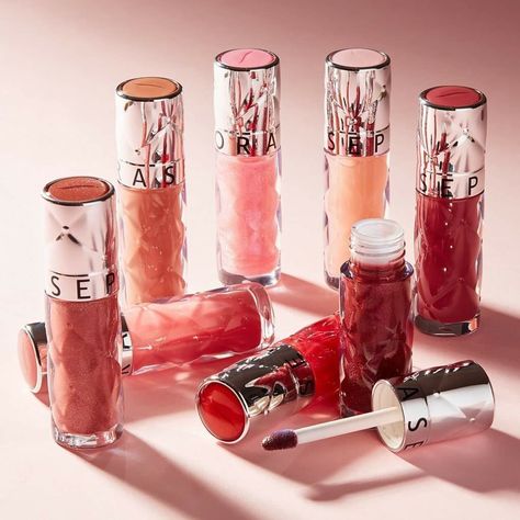 Outrageous Plump, Sephora Collection Sephora Lip Gloss, Gloss Sephora, Lip Gloss Sephora, Plumping Lipstick, Sephora Lip, Lipstick Brush, Lip Gloss Collection, How To Apply Lipstick, Plumping Lip Gloss