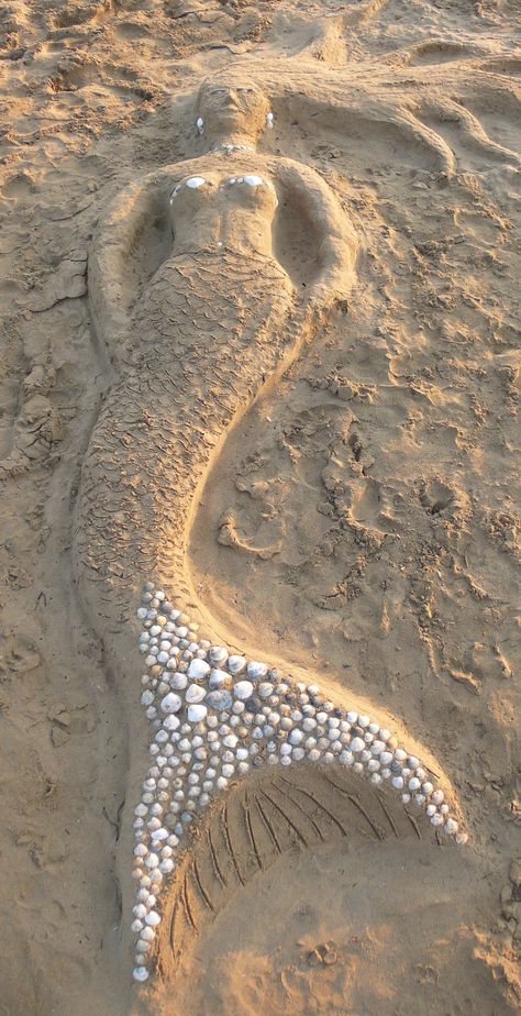 SAND MERMAID AND SHELL TAIL. THE HOKEY POKEY MAN AND AN INSANE HAWKER OF FISH BY CONNIE DURAND. AVAILABLE ON AMAZON KINDLE Beach Sand Castles, Beach Sand Art, Sand Projects, Sand Sculpture, Snow Sculptures, Snow Art, Sand Sculptures, Mermaid Dreams, Ice Sculptures