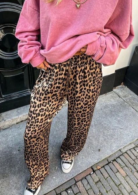 Adidas Samba Outfit, Samba Outfit, Leopard Print Pants, Leopard Pants, Skandinavian Fashion, Print Pants, Style Mistakes, Outfit Inspo Fall, Women Pants Casual