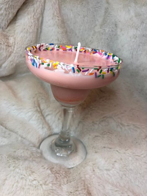 Alcohol Baskets, Alcohol Basket, Candle Cocktail, Drink Candle, Margarita Candles, Star Sugar Cookies, Cake Scented Candles, Drink Candles, Cupcake In A Jar