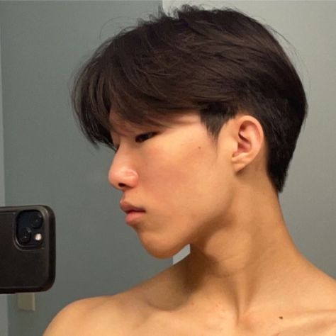 Middle Part Hairstyles Men, Middle Part Haircut, Asian Boy Haircuts, Bleached Hair Men, Mens Haircuts Medium, Asian Man Haircut, Brown Hair Men, Middle Part Hairstyles, Asian Haircut