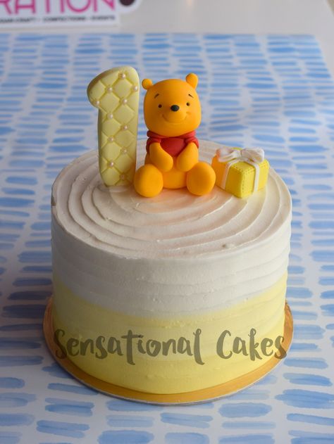 Simple Winnie The Pooh Cake, Winnie The Pooh Birthday Cake, Pooh Birthday Cake, Birthday Cake Simple, Pooh Cake, Winnie The Pooh Cake, Gravity Cake, Pooh Birthday, Cake Simple