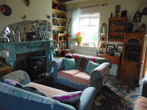 Beltaine Cottage, Seaside Cottage Aesthetic, Real Interiors, Funky Cottage, Bealtaine Cottage, Cottage Ireland, Estilo Cottage, Bohemian Decorating, Bohemian Homes