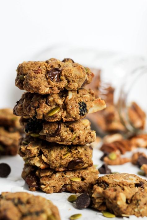 These trail mix cookies make the perfect sweet & salty snack! | The Real Life RD Trail Mix Cookies, Healthy Trail Mix, Salty Sweet Snacks, Cookies Healthy, Pumpkin Pecan, Salty Snacks, Trail Mix, Cookie Monster, Sweet And Salty