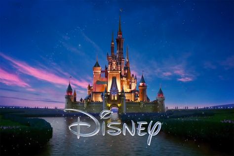 The Evolution of The Classic Disney Logo Disney Castle Logo, Disney Intro, Castle Movie, Foto Cars, Movie Intro, Disney Au, Disney Sign, Disney Logo, Walt Disney Animation Studios