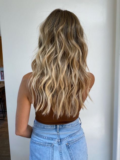 Light Brown Balayage Blonde Sun Kissed, Blonde Balayage On Brown Hair Long, Lived In California Blonde, California Balayage Brunette, Surf Blonde Balayage, Hawaii Hair Color, Beach Bayalage, Beachy Bayalage, Beachy Blonde Hair Balayage Summer