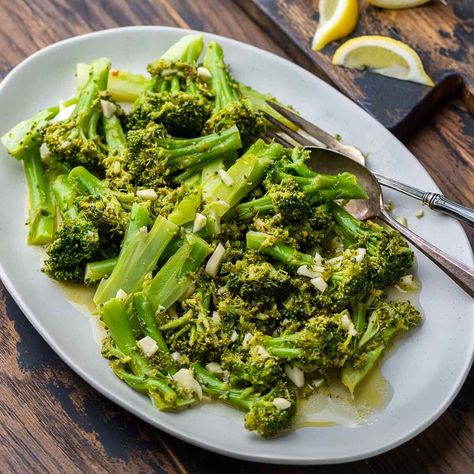 Italian broccoli salad combines just cooked broccoli with fresh lemon zest that's tossed in a garlicky lemon-Dijon vinaigrette.  This salad is best served chilled and makes a great make ahead side for weeknights and gatherings! Italian Broccoli Salad, Simple Broccoli Salad, Sundried Tomato Pasta Salad, Roasted Broccoli Salad, Italian Broccoli, Celebration Recipes, Gorgonzola Pasta, Pizza Sides, Feast Recipes