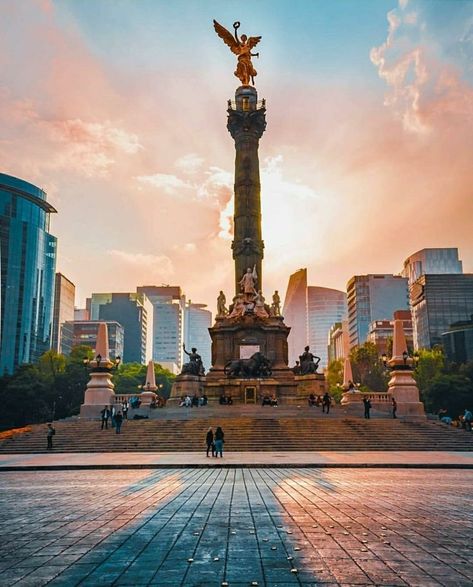 Angel de la Independencia Mexico. Mexico Country, Mexico City Travel, Mexico Travel Guides, Mexico Culture, Visit Mexico, México City, Romantic Travel, City Aesthetic, Mexico Travel