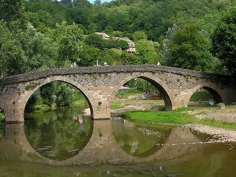 Central France, Medieval Times, Saint Jacques, Beaux Villages, Medieval Town, Beautiful Villages, France Travel, Amazing Destinations, International Travel