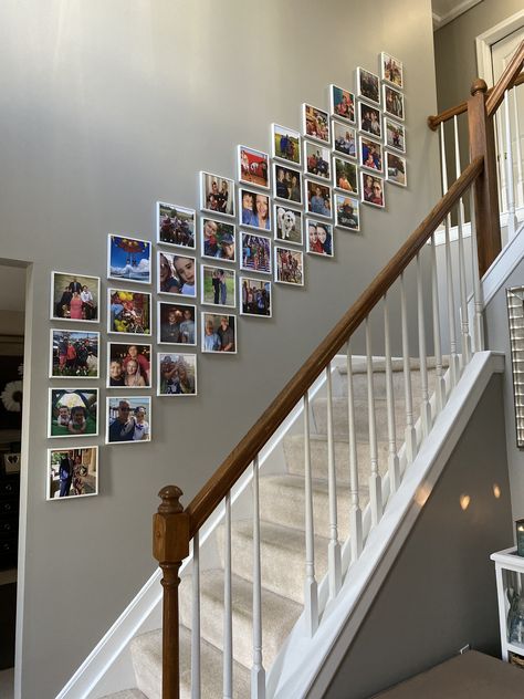 Stairs Wall Decor, Family Photos Wall Decor, Staircase Wall Decor, Stair Wall, Family Photo Wall, Staircase Wall, Interior Design Your Home, Photo Wall Decor, Hemma Diy