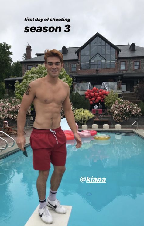 Aj Kapa, Archie Andrews Riverdale, Kj Apa, Riverdale Funny, Riverdale Memes, Foto Top, Archie Andrews, Vanessa Morgan, Veronica Lodge