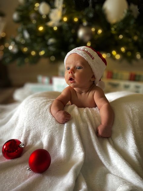 Infant Christmas Photos, Christmas Photos Toddler, Christmas Pictures Baby, Toddler Christmas Pictures, Portable Playpen, Eco Friendly Home, Toddler Christmas, Christmas 2024, Christmas Baby