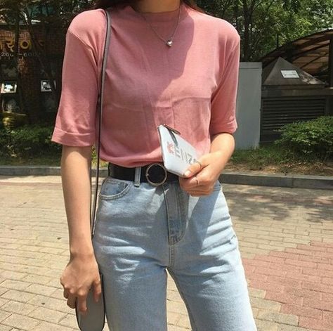 #streetstyle #streetfashion #clothes #pink #style #vintage Tops For Women With Jeans, Pink Top Outfit, Rose Outfit, Look 80s, Summer Outfits Aesthetic, Jeans Summer, 90's Fashion, Top Outfit, 90s Grunge