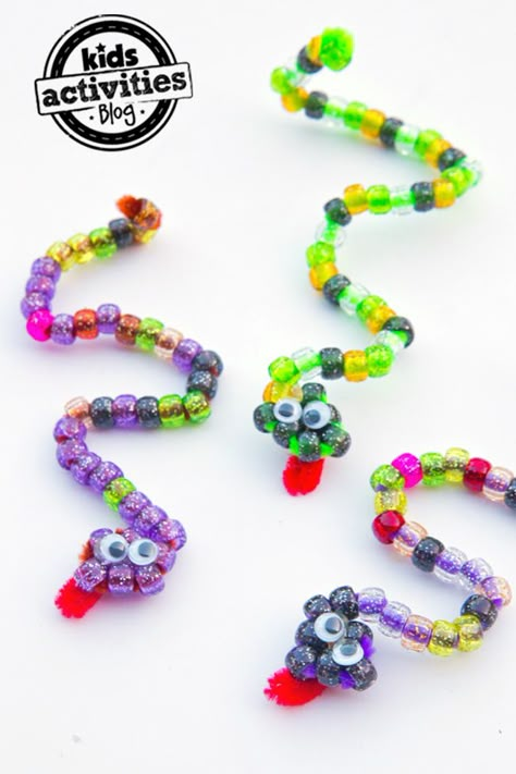 Pipe Cleaner Craft: Beaded Snakes Snake Crafts, Pipe Cleaner Crafts, Vbs Crafts, Camping Crafts, Childrens Crafts, Animal Crafts, Pipe Cleaner, Pony Beads, Summer Crafts