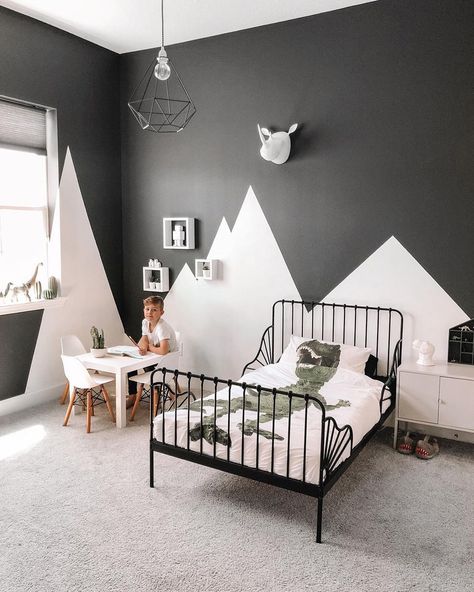 BOYS’ ROOMS WITH BLACK Boys Black And White Bedroom, Black And White Boys Room, Monochrome Bedding, Jungle Dinosaur, Black And White Bedroom, Toddler Boys Room, Bedroom Deco, Black Room, House Beds