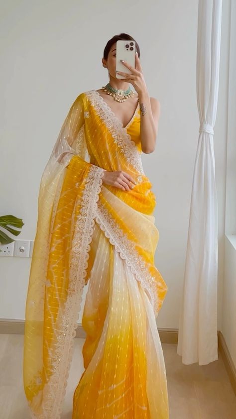 South Indian Saree, Kanjeevaram Sarees, Saree Blouse Styles, Saree Wearing Styles, Simple Saree Designs, Fashionable Saree Blouse Designs, Fancy Sarees Party Wear, Modern Saree, South Indian Sarees