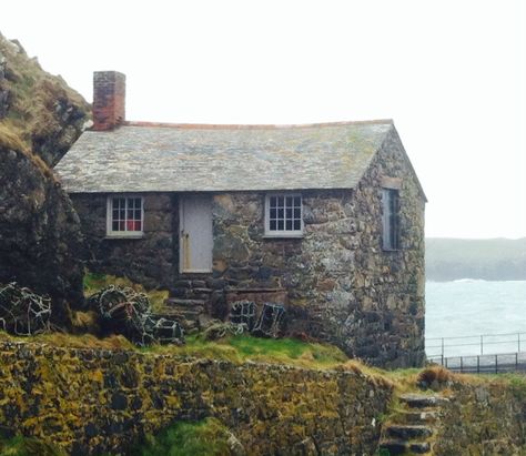 Fisherman's cottage. Mullion Cove Cornwall Seaside Homes, Things To Do In Cornwall, Nautical Aesthetic, Fishermans Cottage, Cornish Coast, Song Of The Sea, Lighthouse Keeper, Cottage By The Sea, House By The Sea