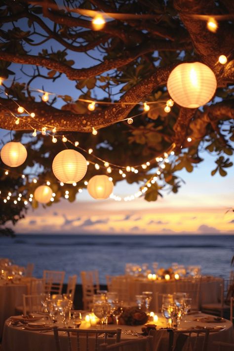 Simple Beach Table Decor, Beach Wedding Reception Ideas Outdoors, Simple Indian Wedding Decorations, Beach House Wedding Reception, Chilled Wedding, 50 Wedding Anniversary Centerpieces, Beach Wedding Decor Ideas, Elegant Outdoor Wedding Reception, Beach Theme Wedding Reception