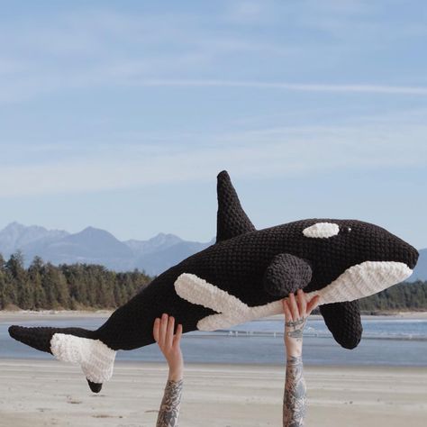 Crochet Orca Free Pattern, Crochet Orca, Orca Pattern, Knitting Quotes, Crochet Plushies, Crochet Design Pattern, Knitted Animals, Amigurumi Animals, Fun Crochet Projects