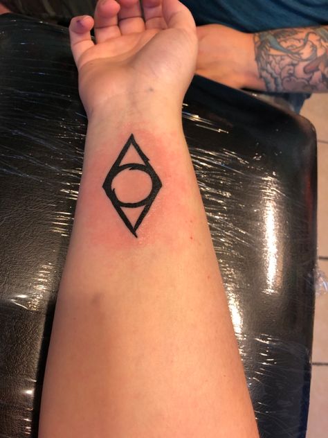 Thieves Guild Tattoo, Thieves Guild, Tattoo Inspo, Deathly Hallows Tattoo, I Tattoo, Triangle Tattoo, Tattoo Ideas, Tattoos