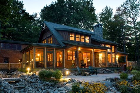 7 Elements of New England Style | Nina Hendrick Design Company Lakehouse Renovation, Small Lake Houses, New England Style Homes, New England House, Extraordinary Homes, Post And Beam Home, Lake Houses Exterior, Modern Lake House, Lake House Plans