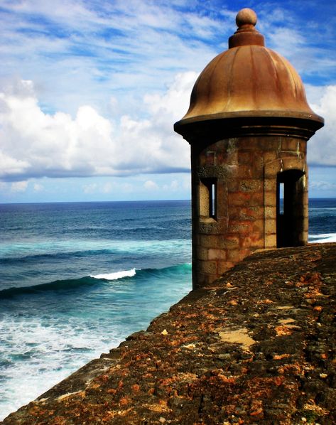 El Morro in Puerto Rico...thinking I might sketch this image to use on our thank you cards. Puerto Rican Artwork, Puerto Rico Pictures, Puerto Rico Vacation, Puerto Rico History, Puerto Rico Art, Puerto Rican Pride, Puerto Rican Culture, Travel Moments, Porto Rico