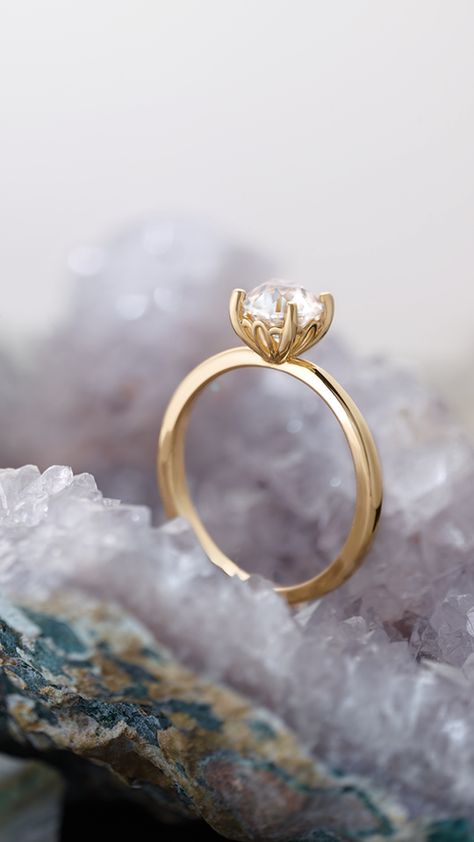 Custom Solitaire Engagement Ring, Engagement Ring Prong Styles, Solitaire Ring For Proposal In Fine Jewelry Style, Yellow Gold Solitaire Ring For Proposal, Engagement Ring Settings Side View, Fine Jewelry Solitaire Diamond Ring For Proposal, Timeless Solitaire Ring For Proposal, Refined Gold Solitaire Ring, Pretty Engagement Rings