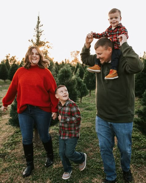 It's TIIIIIIIIIMEEE! 🎄🥳 *cue Mariah Carey* Christmas Tree Minis are here! These are the perfect opportunity for cute family photos and the perfect way to celebrate the season! 🎄November 2, 2024 🎄sunrise to sunset 🎄Wonderland Christmas Tree Farm 🎄20 minute session 🎄$195 + tax Book your session with the link in my bio! I can’t wait to celebrate the Christmas season with you all! 🤍 Family Christmas Pictures At Tree Farm, Christmas Couples Outfit, Christmas Tree Farm Couples Photos, Christmas Tree Mini Session Outfits, Christmas Tree Farm Photo Shoot Family Mini Sessions, Family Christmas Tree Farm Pictures Outfits, Family Christmas Pictures Tree Farm, Plus Size Christmas Photoshoot, Family Of 4 Christmas Pictures