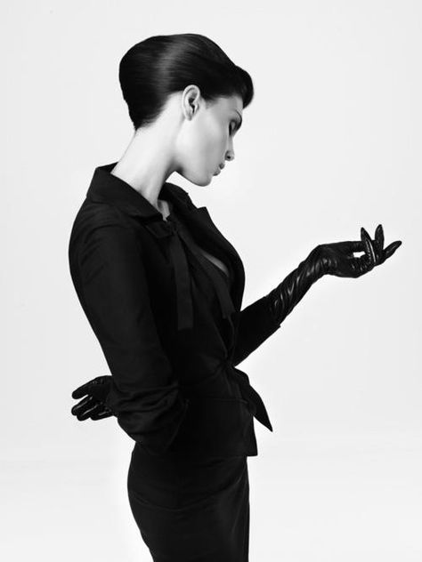 <3 Long Leather Gloves, Elegant Gloves, Gloves Fashion, Black Leather Gloves, Long Gloves, Ex Machina, White Image, Vogue Fashion, Black & White