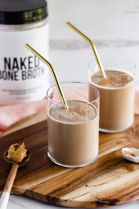 Keto Bone Broth Smoothie - Parsnips and Pastries Bone Broth Smoothie, Keto Bone Broth, Bone Broth Protein, Bone Broth Recipes, Bone Broth Powder, Protein Powder Smoothie, Bone Broth Recipe, Avocado Chocolate, Chocolate Smoothie