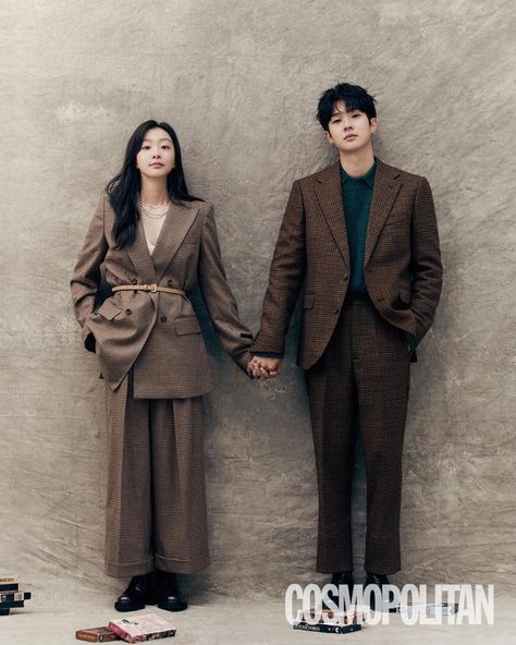 Actors Photoshoot, Choi Woo Shik, Kim Dami, Woo Shik, Korean Photoshoot, Our Beloved Summer, Korean Couple Photoshoot, Beloved Summer, Wedding Photoshoot Props