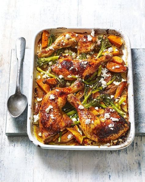 Pomegranate and sweet potato chicken traybake Halloumi Dinner, Baked Chicken And Vegetables, Easy Traybake Recipes, Chicken And Feta, Dinner Tonight Easy, Chicken Traybake, What To Eat For Dinner, Traybake Recipes, Pomegranate Chicken