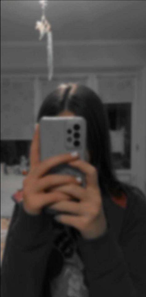 Samsung Photos, Aesthetic Era, Samsung Galaxy Phones, Stunning Prom Dresses, Pinturas Disney, Mirror Pic, Aesthetic Photography, Mirror Selfie, Mirror