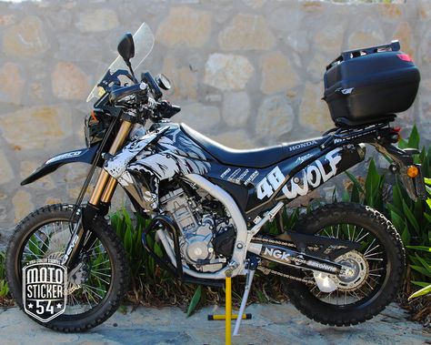 Honda CRF250L Wolf Design Black Carbon Sticker Kit #motosticker54 #motorcycle #motorbike # motosiklet #honda #crf250l #enduro #sticker #decal #wrap #kaplama #wolf #carbon #black Crf 150l, Honda Crf250l, Bike Poster, Wolf Design, Carbon Black, Decal Design, Bike, Road, Silver