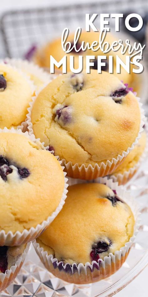 What makes this keto blueberry muffin recipe so special? I think it's the inclusion of Greek yogurt. It helps create a rich, thick batter that bakes up into gloriously tender muffins. It also gives them an extra boost of protein. Blueberry Muffins From Scratch, Recipe With Almond Flour, Almond Flour Blueberry Muffins, Paleo Blueberry Muffins, Dolce Poche Calorie, Keto Blueberry Muffins, Blueberry Muffins Recipe, Desayuno Keto, Keto Blueberry