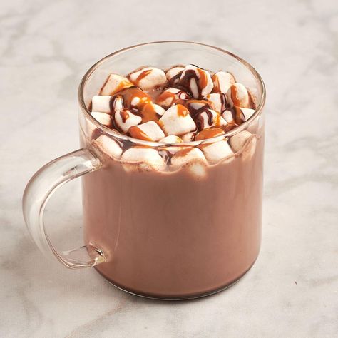 Kahlua Hot Chocolate Spiked Hot Chocolate Recipe, Kahlua Hot Chocolate, Kahlua Recipes, Boozy Hot Chocolate, Spiked Hot Chocolate, New Year's Desserts, Cozy Drinks, Hot Chocolate Recipe, Boozy Drinks