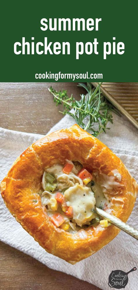 Summer Chicken Pot Pie Double Pie Crust Recipe, Zucchini Yellow Squash, Recipes For Chicken, Rotisserie Chicken Breast, Summer Chicken, Homemade Buttermilk Biscuits, Summer Produce, Summer Veggies, Pot Pies Recipes