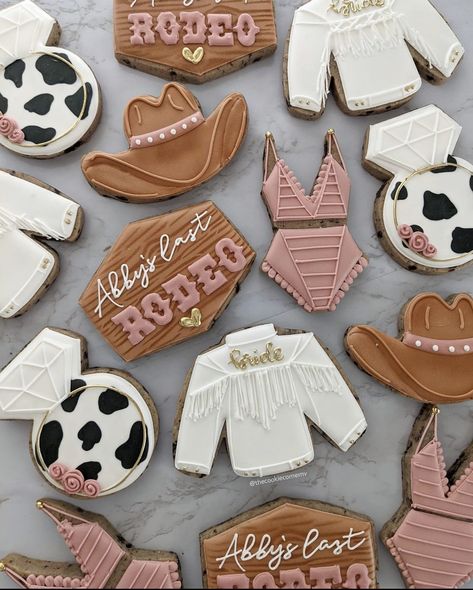 Bachelorette Cookies, Cowgirl Bachelorette Parties, Nashville Bachelorette Party, Western Birthday, Rodeo Birthday, Cowgirl Birthday Party, Cowgirl Bachelorette, Cow Birthday, Bday Party Theme