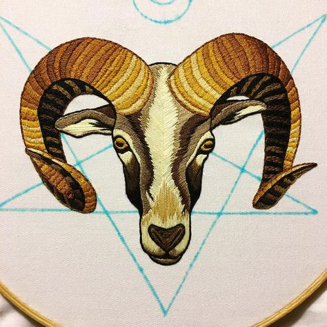 Goat Embroidery, Jewelry Boards, Needle And Thread, Goats, Hand Embroidery, Moose Art, Blinds, Bat, Weaving