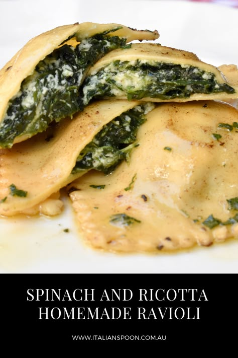 Ravioli Fillings, Spinach Ricotta Filling, Spinach Ricotta Ravioli, Ravioli Recipe Homemade, Ricotta Pasta Recipes, Ravioli Recipes, Spinach And Ricotta Ravioli, Easy Italian Recipes, Pasta With Spinach