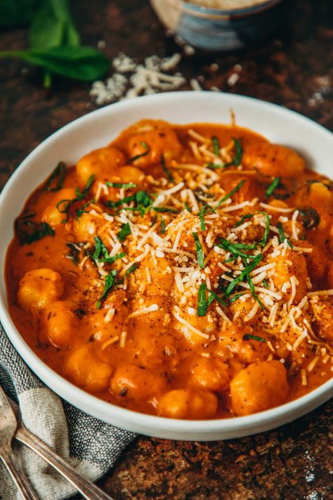 White Wine Rosé Gnocchi - Liv B. Gnocchi From Scratch, Wine Pasta Sauce, White Wine Pasta Sauce, Gnocchi Sauce, Make Gnocchi, Gnocchi Recipes Homemade, Tomato Cream Sauce, Gnocchi Recipe, Making Gnocchi