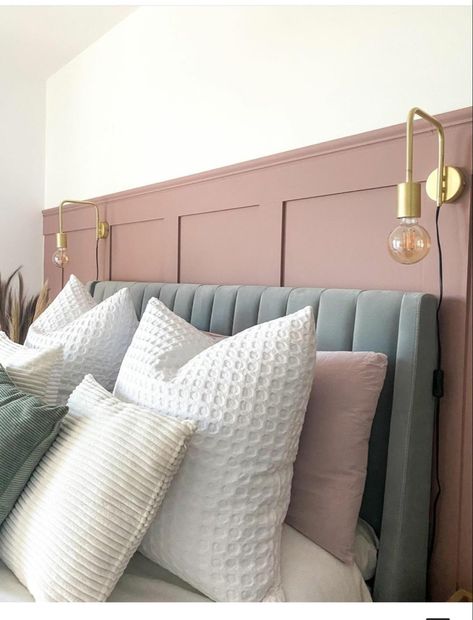 Colourful Panelled Bedroom, Bedroom With Cladding Wall, Headboard Colour Ideas, Bedroom Panneling Ideas Pink, Bedroom Makeup Corner, Dark Pink Panelling, Blush Pink Panelling Bedroom, Bedroom Panneling Ideas Beige, Loft Room Panelling