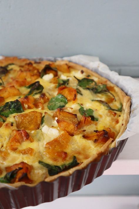 Pumpkin Quiche, Pumpkin Feta, Savoury Pastry, Spinach Tart, Vegetable Bake Recipes, Savoury Tarts, Pumpkin Tarts, Quiche Recipes Easy, Savory Pastry