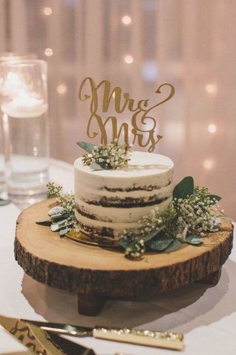 Rustic Cake And Cupcakes, Mini Simple Wedding Cake, Rustic Wedding Cake One Tier, Small Tier Wedding Cake, Small Chocolate Wedding Cake, Simple One Tier Wedding Cake Rustic, Sage Green Wedding Cake 1 Tier, Small Wedding Cake Ideas Rustic, Simple Rustic Wedding Cake 1 Tier