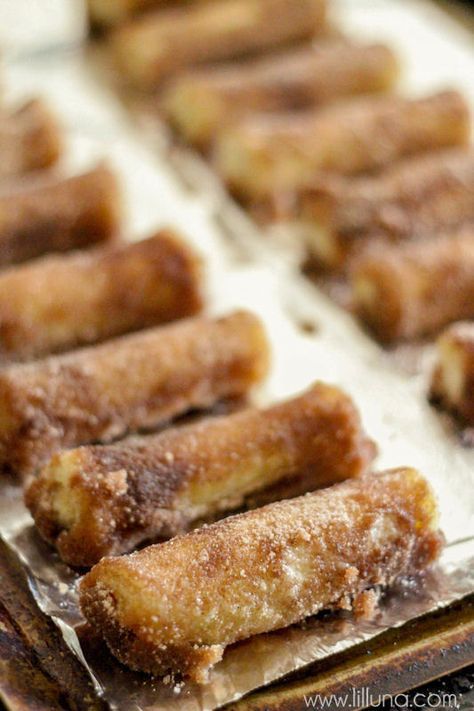 What Can I Make With Puff Pastry, Baked Churros, Puff Pastry Recipes Dessert, Cream Cheese Roll Up, Pastries Recipes Dessert, Puff Pastries, Cheese Roll, Cinnamon Cream Cheese, Churros Recipe