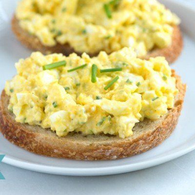 Simple Egg Salad Recipe. VSG, WLS, Bariatric, Paleo, low carb, high protein, Gluten-Free. Déjeuner Healthy, Egg Salad Recipe Easy, Easy Egg Salad, Overnight Oat, Avocado Egg Salad, Egg Salad Sandwiches, Egg Salad Recipe, Easy Eggs, Bariatric Recipes