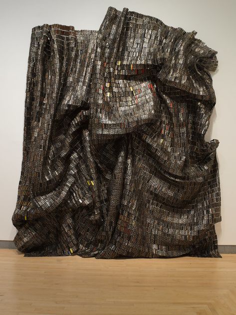 A New Book Explores the Innovative Sculptures of Abstract Artist El Anatsui | Colossal 3d Weaving, El Anatsui, Weaving Wire, Colossal Art, Modern Crafts, Visual Culture, Metal Words, Wall Sculpture Art, Metal Sculpture