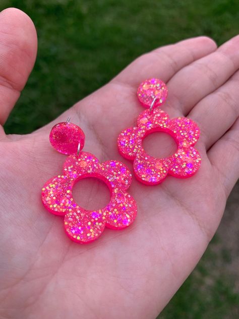 Pink Neon Sparkly Dangle Flower Earrings Handmade Pink Resin - Etsy Resina Epoxi Ideas, Flower Stud Earrings, Floral Jewelry, Pink Neon, Resin Projects, Flower Stud, Floral Jewellery, Resin Earrings, Flower Earrings Studs