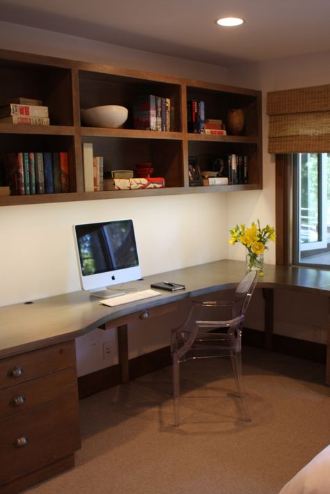 fitted desk curving around two walls with chunky shelves above Desk With Shelves Above, Industrial Home Office Design, Small Office Decorating Ideas, Wooden Corner Desk, Office Desk With Shelves, Contemporary Office Desk, Industrial Home Offices, Desk With Shelves, Office Desk Designs